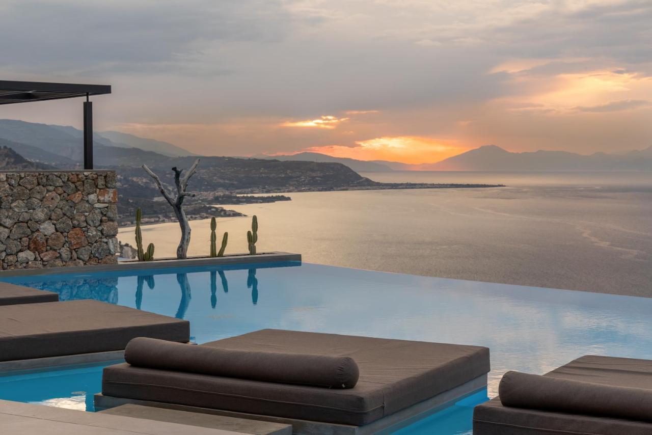 ​Le Grand Bleu Resort Derveni Exterior foto